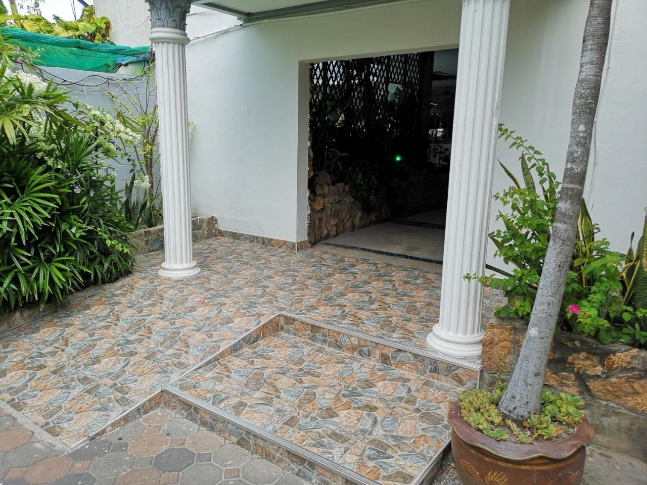 Villa Germania Pattaya Exterior photo