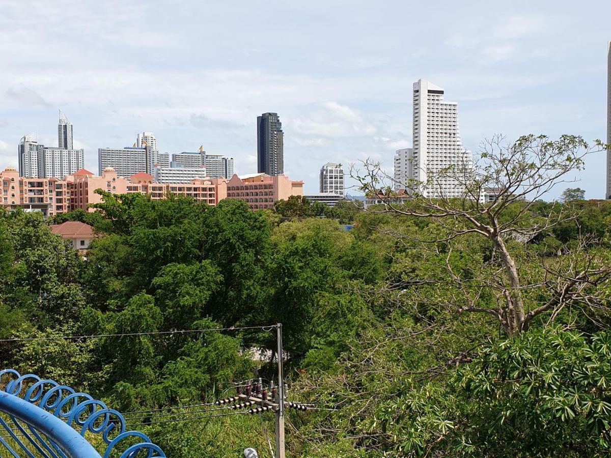 Villa Germania Pattaya Exterior photo